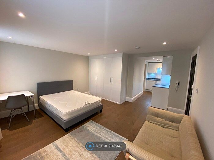 Studio To Rent In Lincolns Inn Fields, London, WC2A