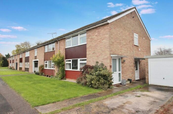 2 Bedroom Maisonette To Rent In Shelley Close, Abingdon, OX14