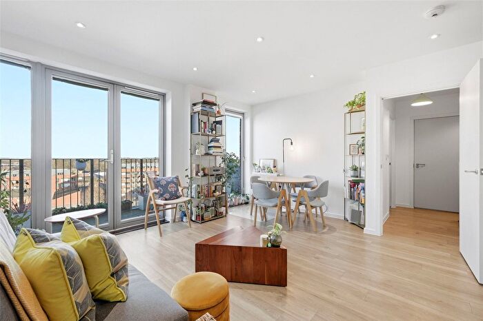 1 Bedroom Flat To Rent In Edwin Street, London, E16