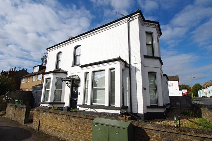 1 Bedroom Flat To Rent In Ash Lodge, A Langley Road, Watford, WD17