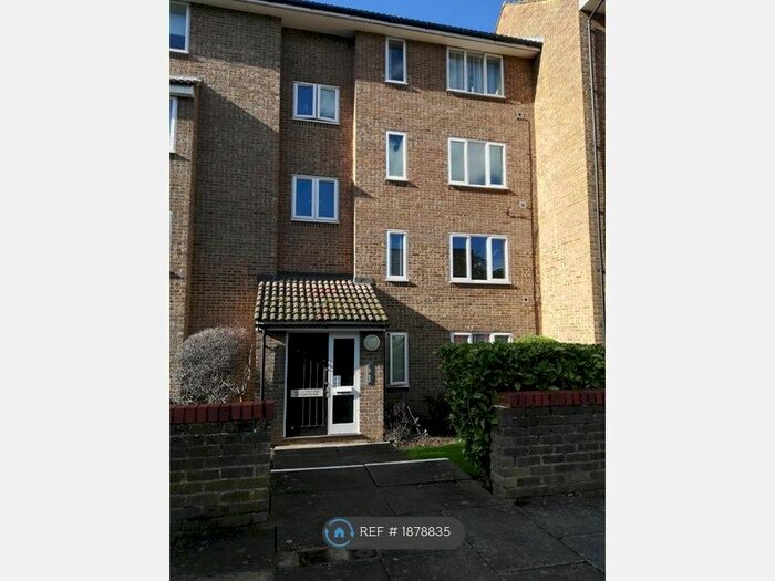 Studio To Rent In Westmoreland Drive, Sutton, SM2