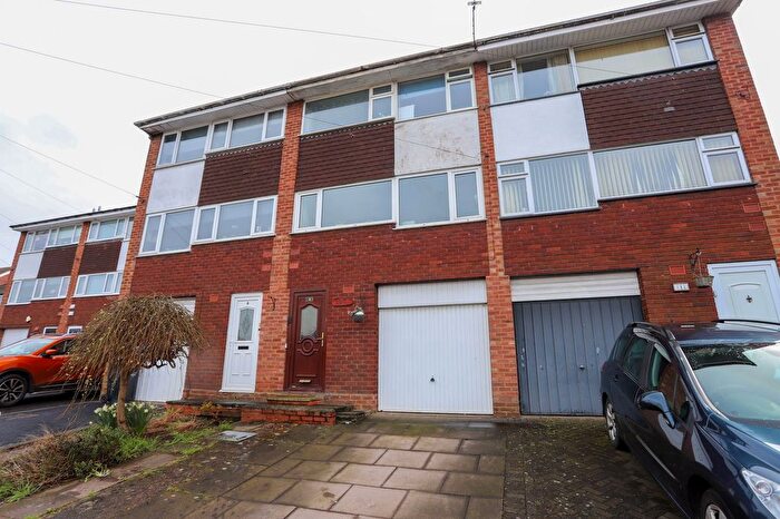 3 Bedroom Town House For Sale In Beach Street, Halesowen, B63