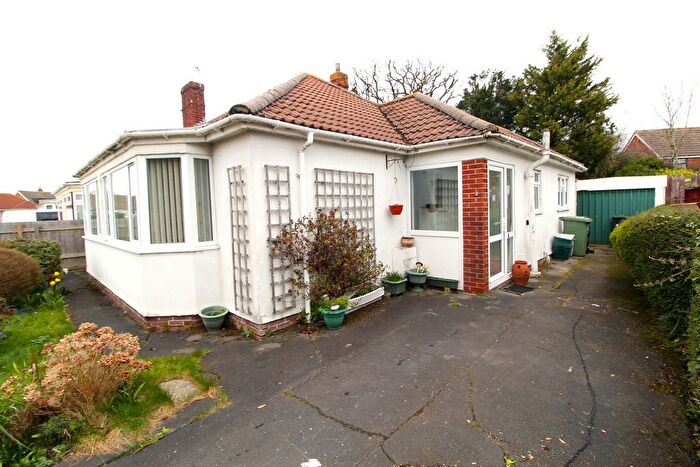 3 Bedroom Bungalow For Sale In Shellmor Close, Stoke Lodge, BS34