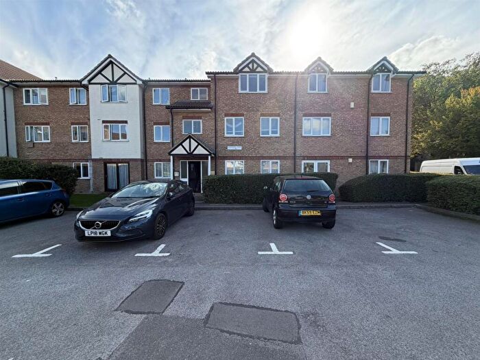 2 Bedroom Apartment To Rent In Goosander Court, Raven Close, Colindale, London, NW9