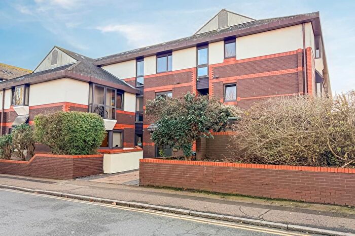 1 Bedroom Flat For Sale In Napier Court West, Gordon Place, Southend-On-Sea, SS1
