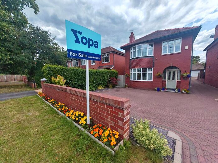 4 Bedroom Detached House For Sale In Crewe Road, Nantwich, CW5