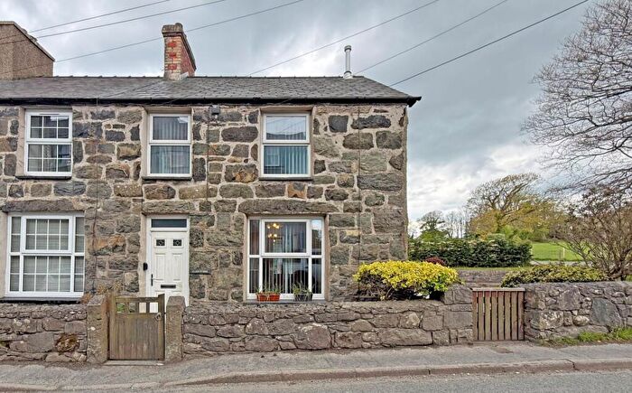 2 Bedroom End Of Terrace House For Sale In North Terrace, Criccieth, Gwynedd, LL52