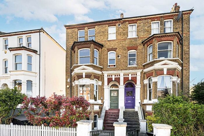 3 Bedroom Flat To Rent In Rosendale Road, East Dulwich, SE21