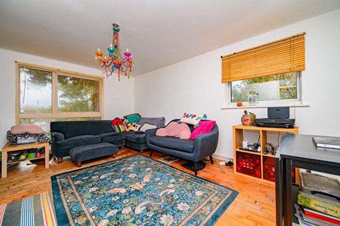 2 Bedroom Apartment For Sale In Watersplash Court, London Colney, St. Albans, AL2