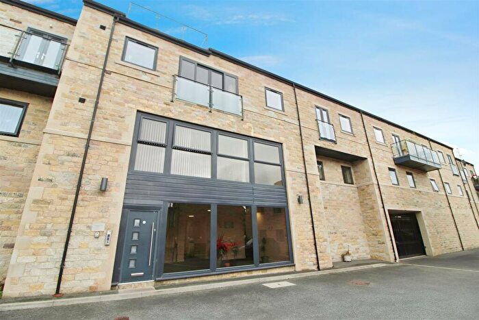 3 Bedroom Maisonette For Sale In Clitheroe Street, Skipton, BD23