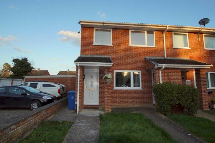 2 Bedroom Maisonette To Rent In Dawn Redwood Close, Horton, SL3
