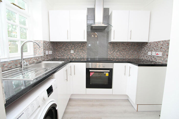 1 Bedroom Apartment To Rent In Hanson Close, Beckenham, BR3