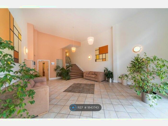 2 Bedroom Flat To Rent In James House, London, W5