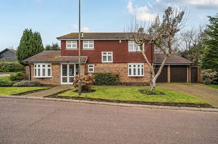 4 Bedroom Detached House For Sale In Rolinsden Way, Keston, Kent, BR2