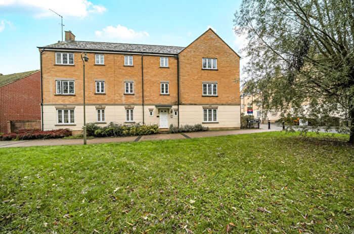 2 Bedroom Apartment For Sale In Madley Brook Lane, Witney, Oxfordshire, OX28