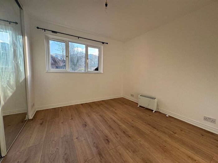 1 Bedroom Flat To Rent In Waterside Close, Barking, IG11