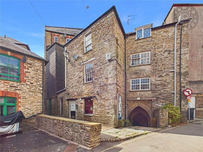 2 Bedroom Flat For Sale In Fore Street, Liskeard, PL14