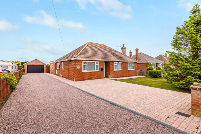 4 Bedroom Detached Bungalow For Sale In Horbling Lane, Stickney, Lincolnshire, PE22