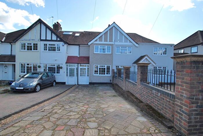 2 Bedroom Terraced House For Sale In Gilders Road, Chessington, KT9