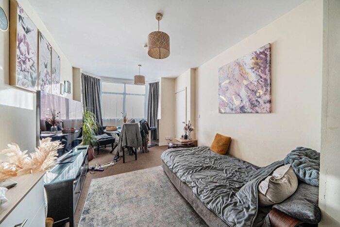 1 Bedroom Flat For Sale In Wiltshire Road, Thornton Heath, CR7