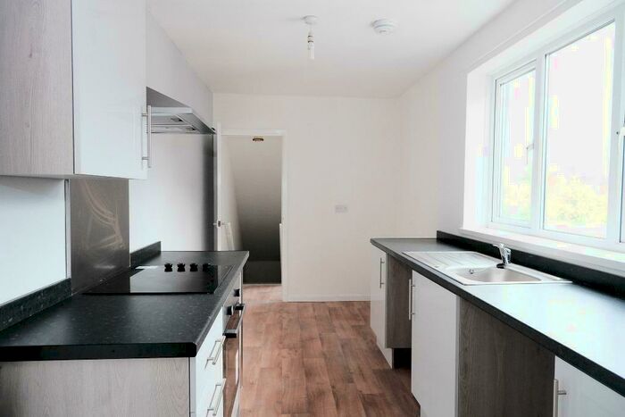 3 Bedroom Flat To Rent In Vine Street, South Shields, Newcastle, NE33
