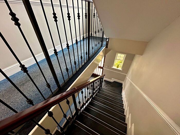 2 Bedroom Flat For Sale In Foley Court, Streetly, Sutton Coldfield, B74