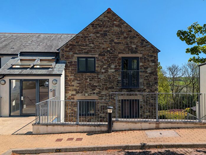 2 Bedroom Flat For Sale In Gilbury Hill, Lostwithiel, PL22