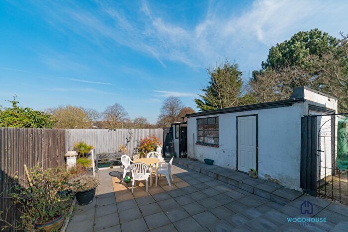 2 Bedroom Bungalow To Rent In Kinloch Drive, London, NW9