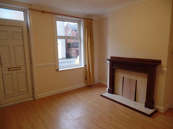 2 Bedroom End Of Terrace House To Rent In Albany Street, Lincoln, LN1