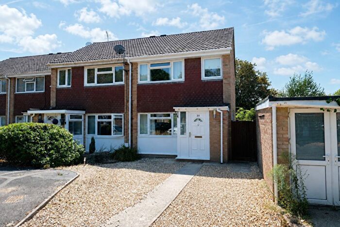 3 Bedroom End Of Terrace House For Sale In Cavalier Close, Dibden, SO45