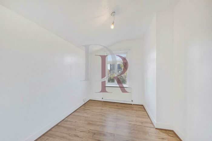 3 Bedroom House To Rent In Mafeking Road, West Ham, E16