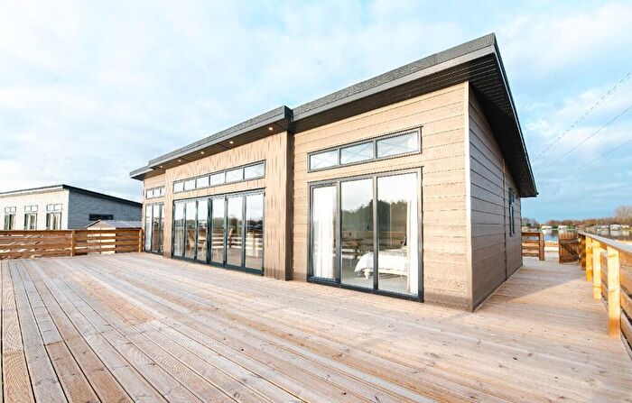 2 Bedroom Lodge For Sale In Thorney Lakes Golf Club, PE6