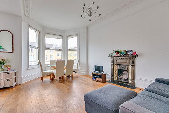 2 Bedroom Flat To Rent In The Chase, Clapham, SW4