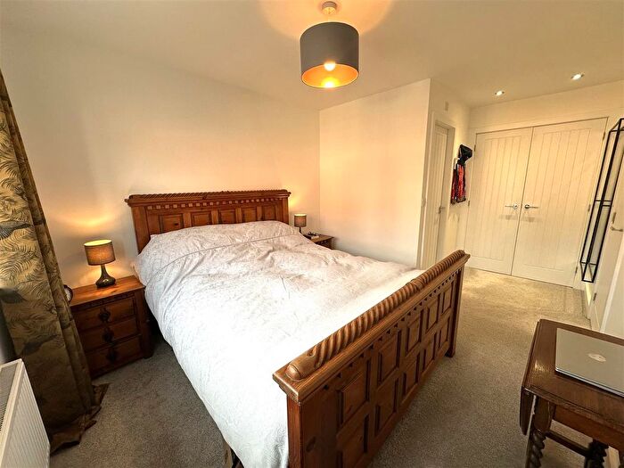 3 Bedroom Detached House For Sale In Woodall Gate, Howden, Goole, DN14