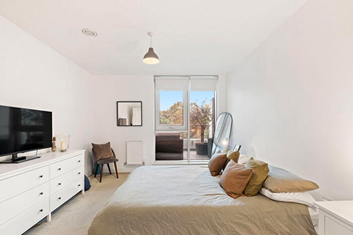 2 Bedroom Flat For Sale In Valetta House, SW11