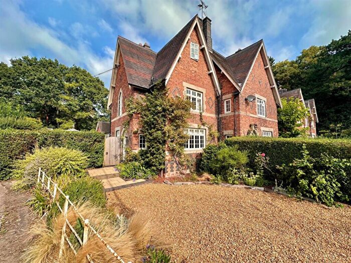 3 Bedroom Semi-Detached House For Sale In The Green, Reaseheath, Cheshire, CW5