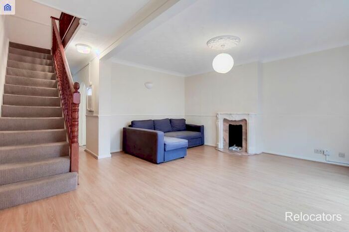 3 Bedroom Property To Rent In Alderney Road, London, E1