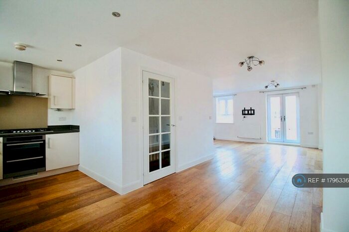 4 Bedroom Semi-Detached House To Rent In Rondetto Avenue, Newbury, RG14