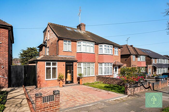 5 Bedroom Semi Detached House For Sale In Winchmore Hill Road, Southgate, N14