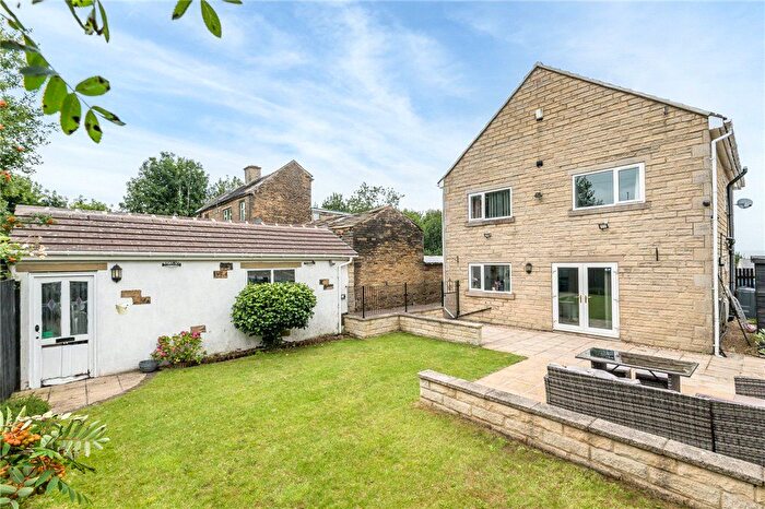 6 Bedroom Detached House For Sale In Old Apple Tree Lane, Allerton, Bradford, West Yorkshire, BD15