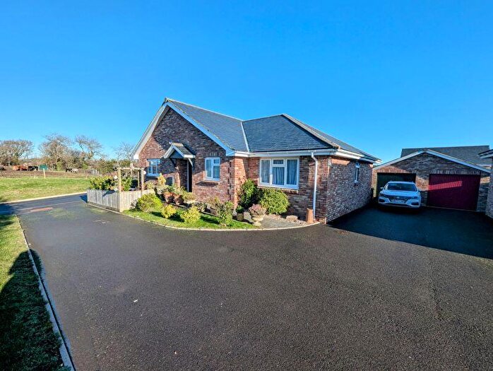 3 Bedroom Detached Bungalow For Sale In Munsley Close, Ventnor, PO38