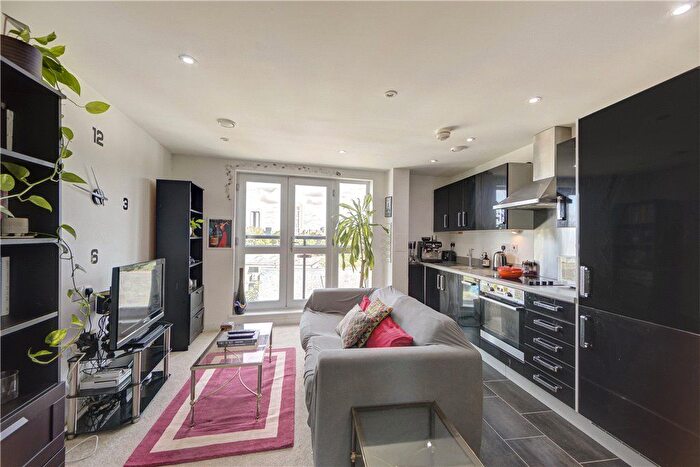 1 Bedroom Flat To Rent In Garratt Lane, London, SW18