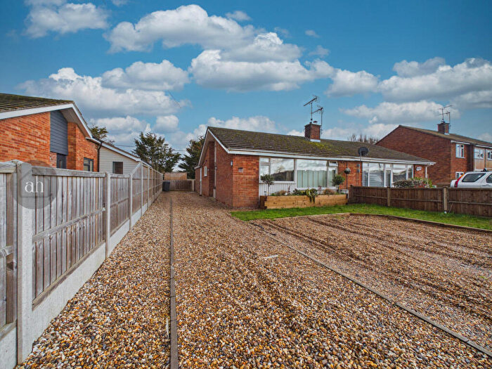 3 Bedroom Semi-Detached Bungalow For Sale In Pigeon Lane, Fornham All Saints, IP28