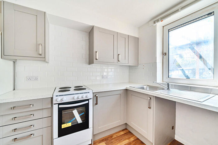 1 Bedroom Maisonette For Sale In Seyssel Street, London, E14