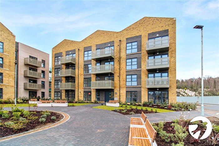 2 Bedroom Flat To Rent In Eastern Avenue, Western Cross, Ebbsfleet Valley, Swanscombe, DA10