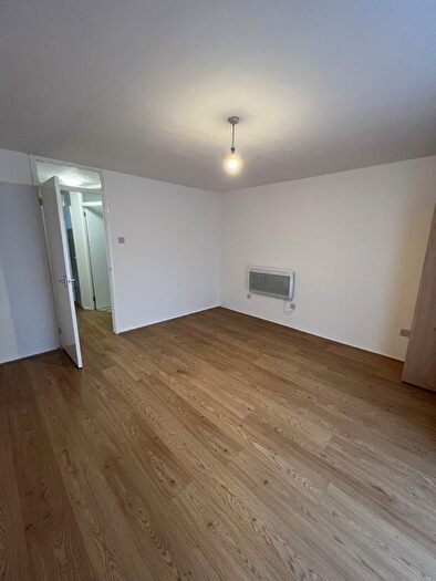 3 Bedroom Flat To Rent In Cromwell Road, Grays, RM17