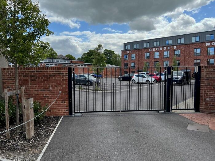 2 Bedroom Flat To Rent In Silver Street, Trowbridge, BA14