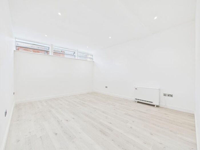 1 Bedroom Flat To Rent In Augusta Place, Worthing, BN11