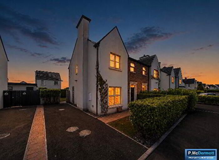 3 Bedroom Semi-Detached House For Sale In Oak Country Manor, Derry, BT47
