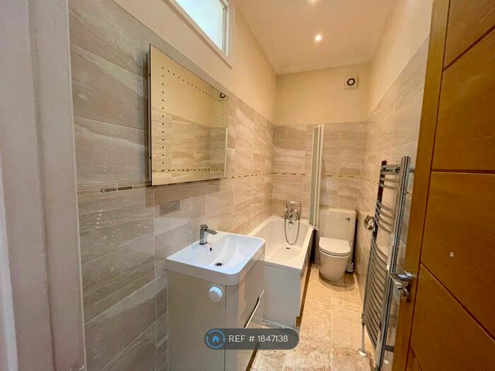 1 Bedroom Flat To Rent In Brownhill Road, London, SE6